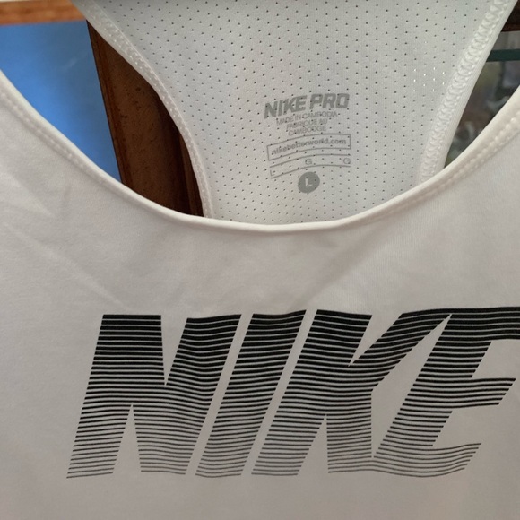 BRAND NEW NIKE PRO TANK TOP✨✨ - Picture 4 of 4